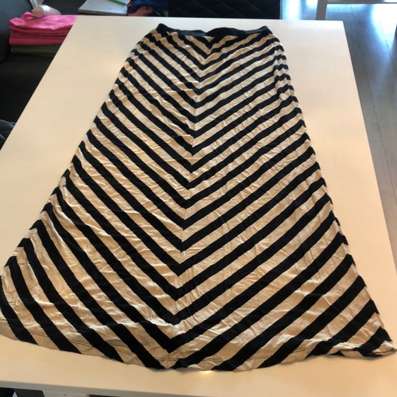 Floor length skirt - Picture 5 of 8